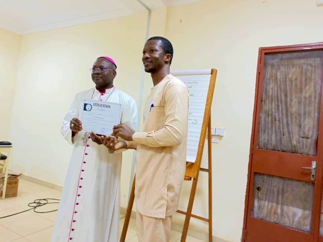 95a200f7-5903-4002-9d2b-ef11ed60c1fe(1)